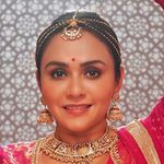 Amruta Khanvilkar Songs MP3 Download